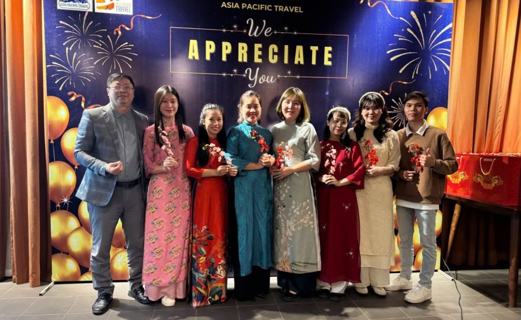 AsiaPacificTravel-Adventuretours1 AsiaPacificTravel_team_adventuretours